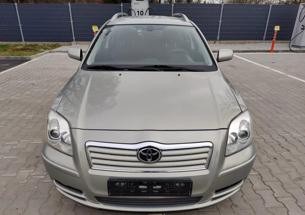 Toyota Avensis cena 15900 przebieg: 220000, rok produkcji 2005 z Góra małe 154